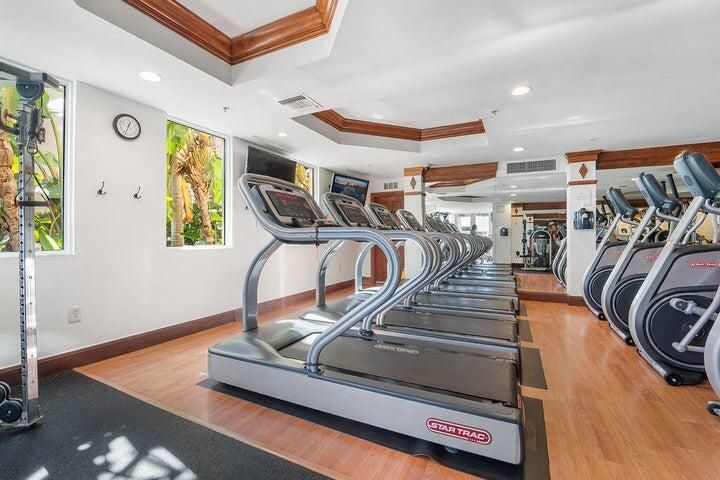 For Rent: $3,350 (3 beds, 2 baths, 1237 Square Feet)