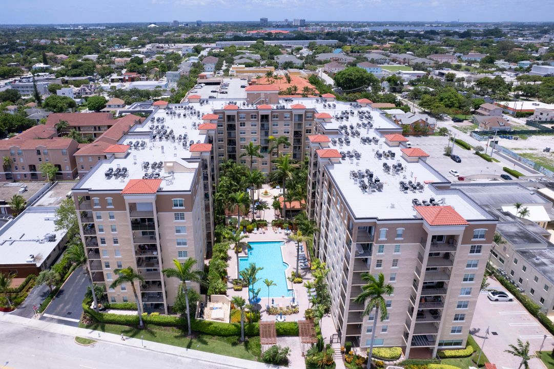 For Rent: $3,350 (3 beds, 2 baths, 1237 Square Feet)