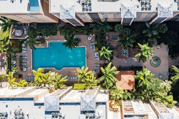 For Rent: $3,350 (3 beds, 2 baths, 1237 Square Feet)