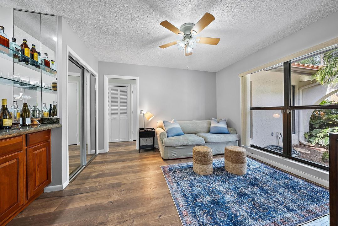 For Sale: $425,000 (3 beds, 2 baths, 1686 Square Feet)