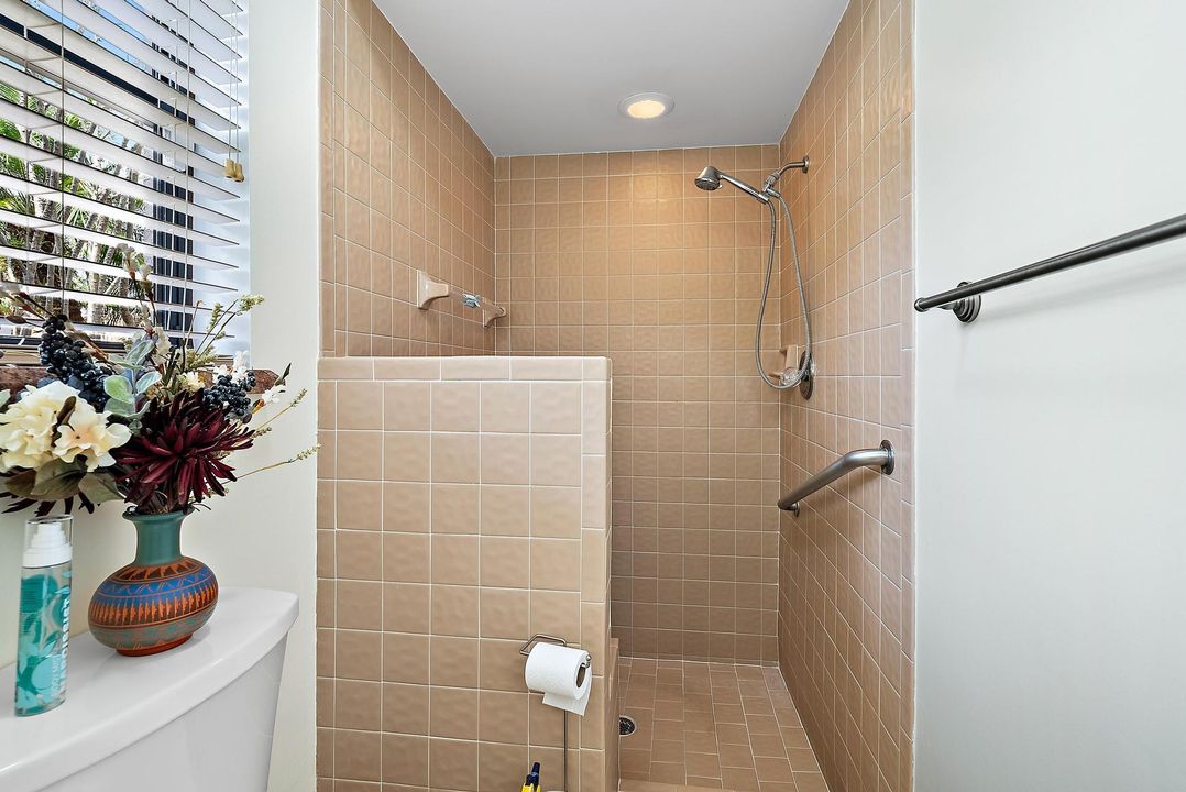 For Sale: $425,000 (3 beds, 2 baths, 1686 Square Feet)