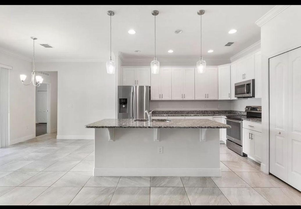 For Rent: $3,300 (4 beds, 3 baths, 2424 Square Feet)