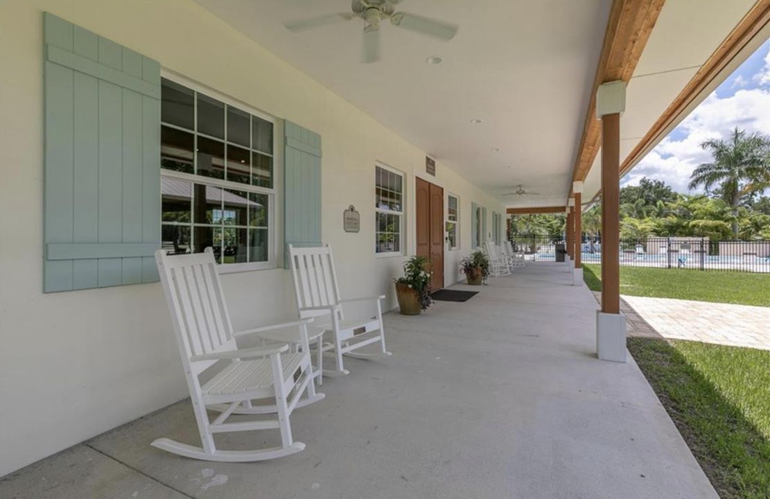 For Sale: $425,000 (3 beds, 2 baths, 1686 Square Feet)