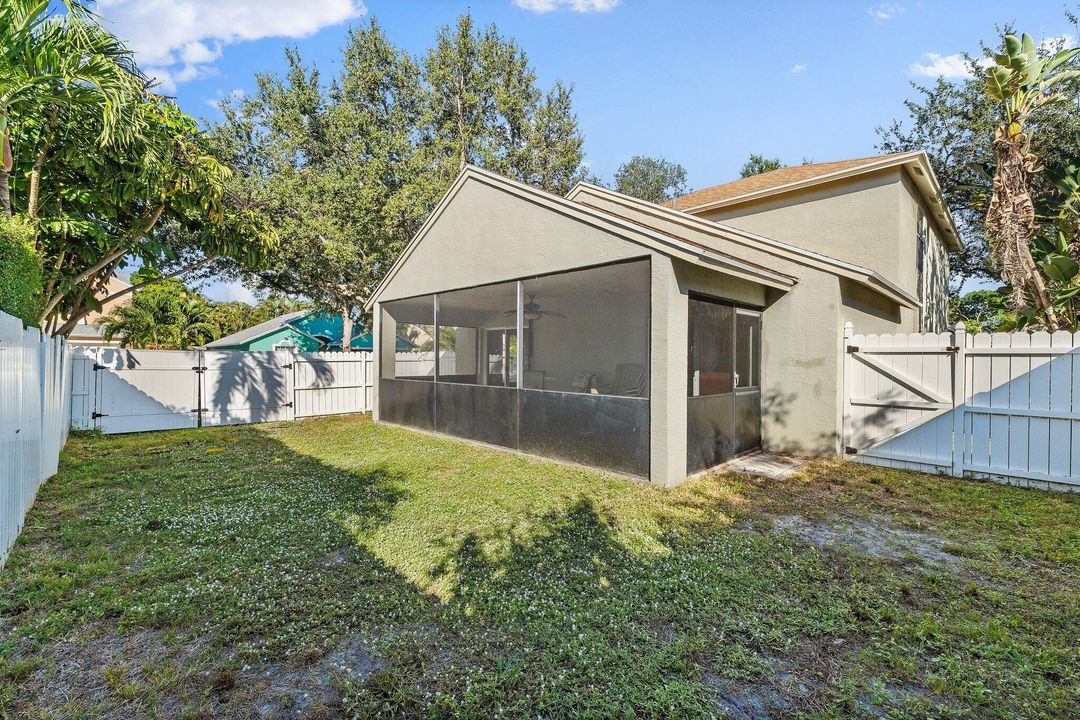 На продажу: $575,000 (4 спален, 3 ванн, 1736 Квадратных фут)