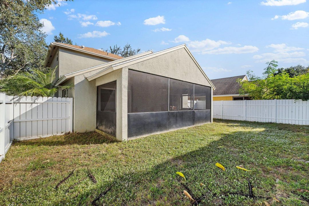 На продажу: $575,000 (4 спален, 3 ванн, 1736 Квадратных фут)