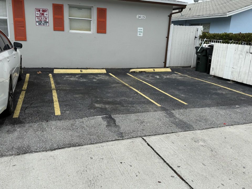 For Rent: $2,000 (2 beds, 1 baths, 749 Square Feet)