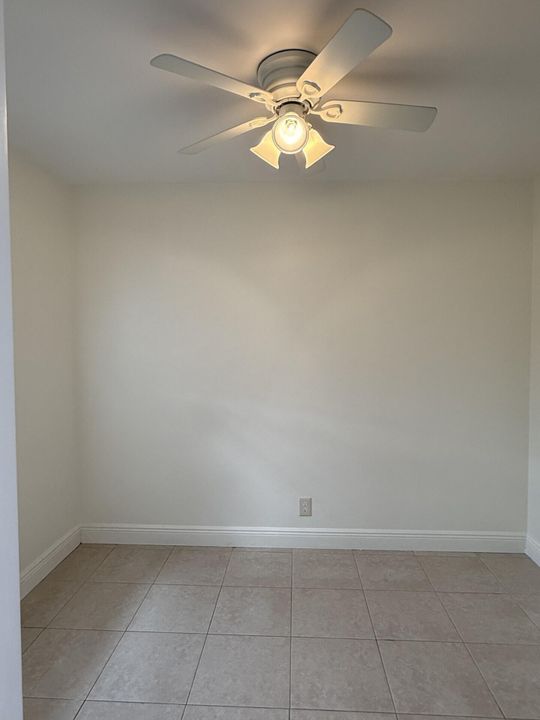 For Rent: $2,000 (2 beds, 1 baths, 749 Square Feet)