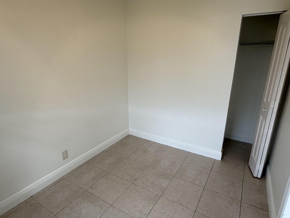 For Rent: $2,000 (2 beds, 1 baths, 749 Square Feet)