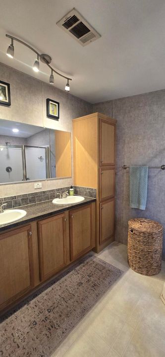 На продажу: $289,900 (3 спален, 2 ванн, 1186 Квадратных фут)