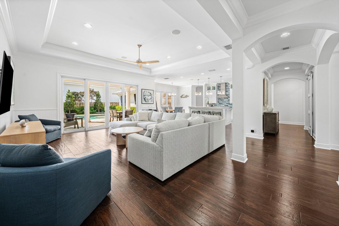 На продажу: $3,795,000 (3 спален, 3 ванн, 2924 Квадратных фут)