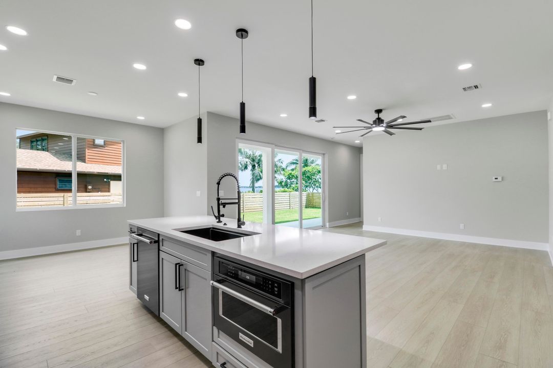 待售: $1,125,000 (4 贝兹, 4 浴室, 2954 平方英尺)