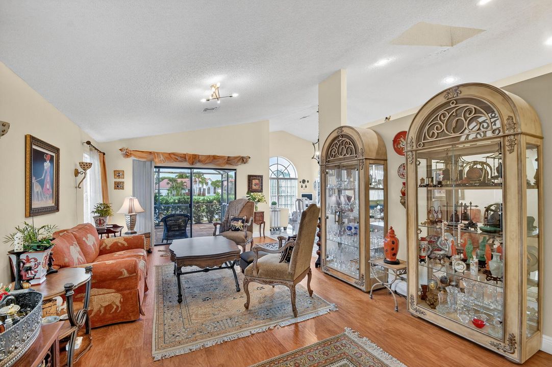 En Venta: $462,000 (3 camas, 2 baños, 1837 Pies cuadrados)