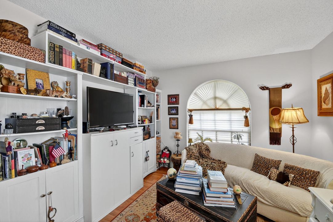 En Venta: $462,000 (3 camas, 2 baños, 1837 Pies cuadrados)