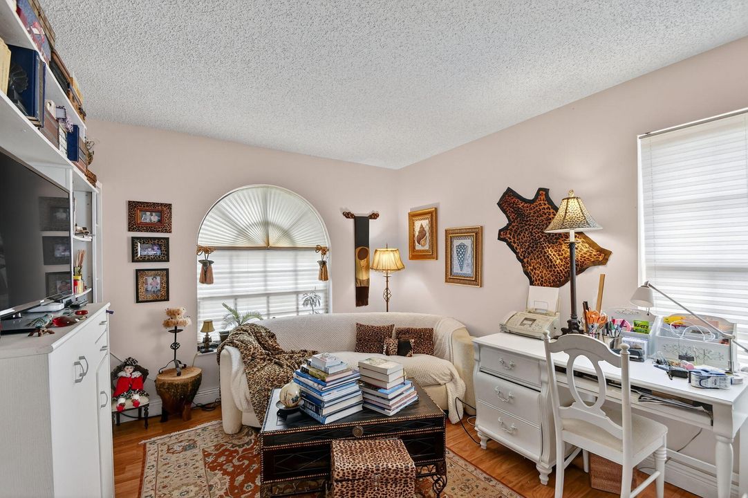 En Venta: $462,000 (3 camas, 2 baños, 1837 Pies cuadrados)