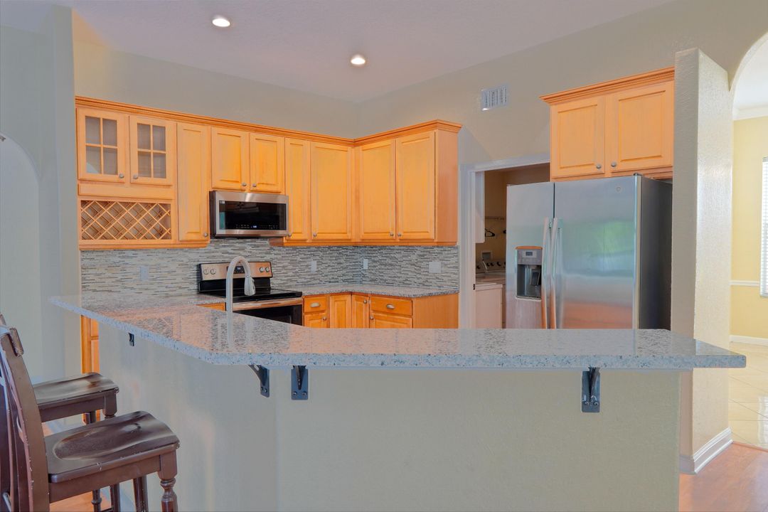 For Rent: $3,600 (5 beds, 3 baths, 2595 Square Feet)