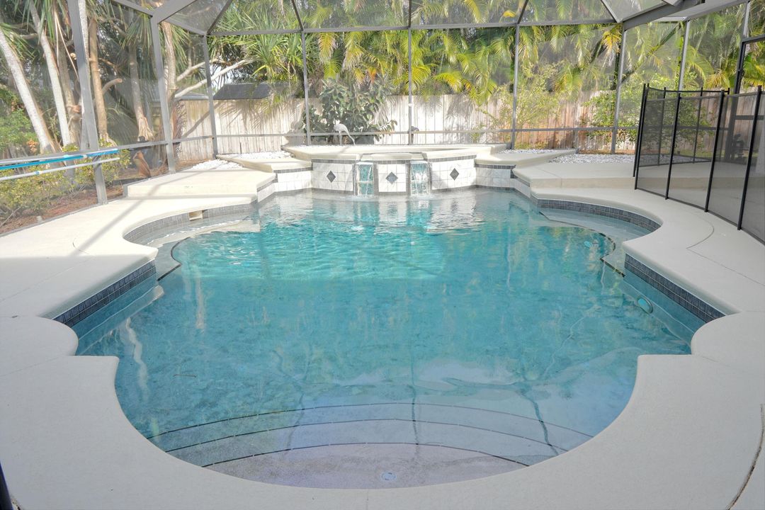 For Rent: $3,600 (5 beds, 3 baths, 2595 Square Feet)