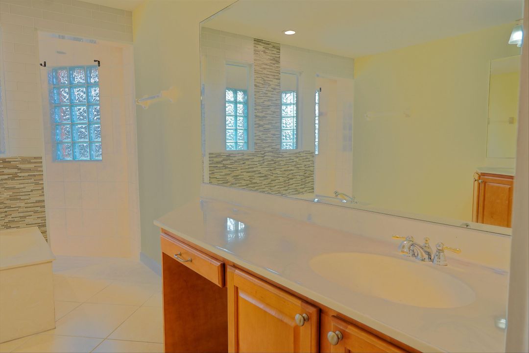 For Rent: $3,600 (5 beds, 3 baths, 2595 Square Feet)