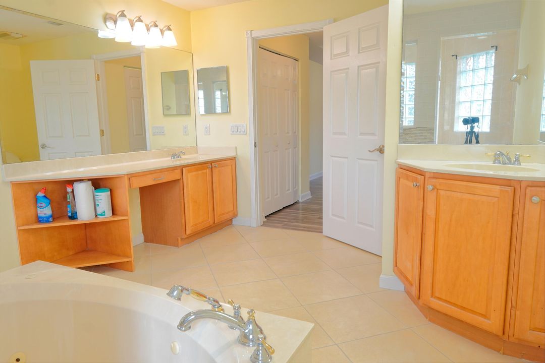 For Rent: $3,600 (5 beds, 3 baths, 2595 Square Feet)