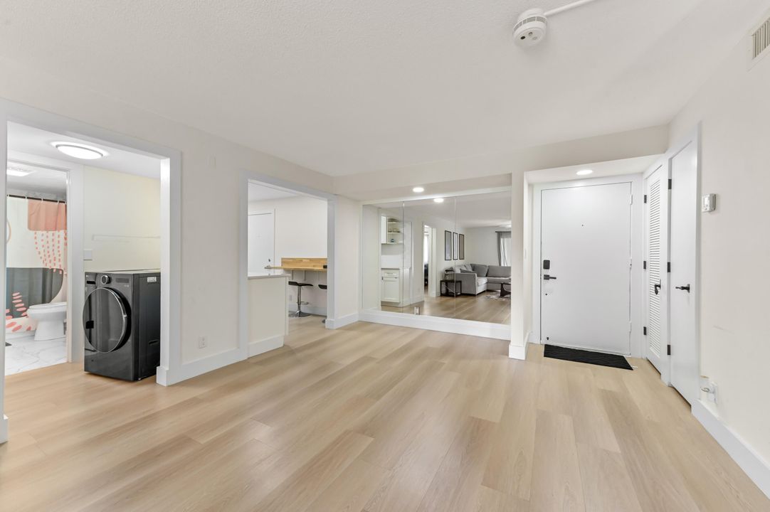 For Sale: $249,900 (2 beds, 2 baths, 1000 Square Feet)