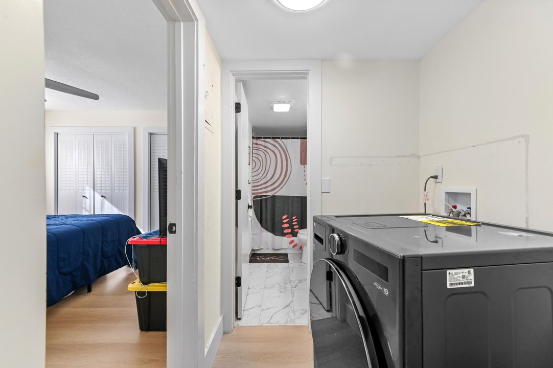 For Sale: $249,900 (2 beds, 2 baths, 1000 Square Feet)