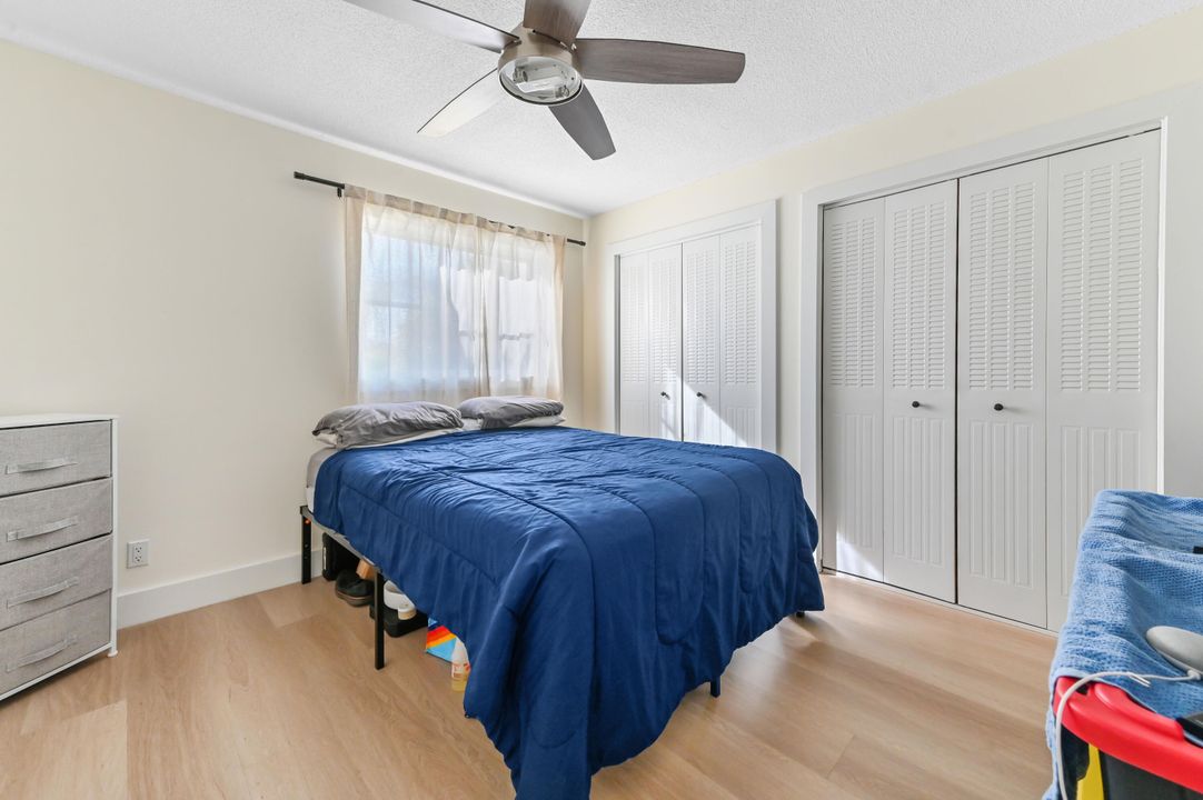 For Sale: $249,900 (2 beds, 2 baths, 1000 Square Feet)