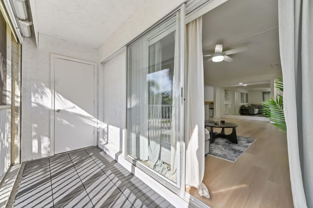 For Sale: $249,900 (2 beds, 2 baths, 1000 Square Feet)