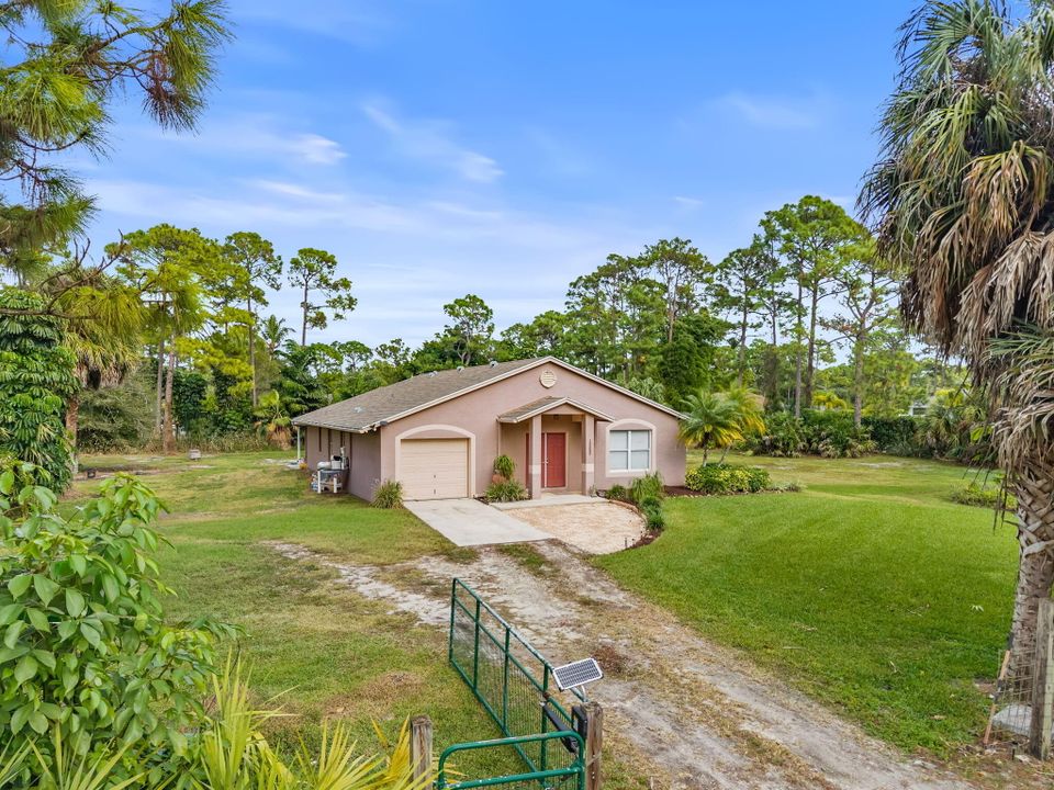 For Sale: $579,000 (3 beds, 2 baths, 1756 Square Feet)