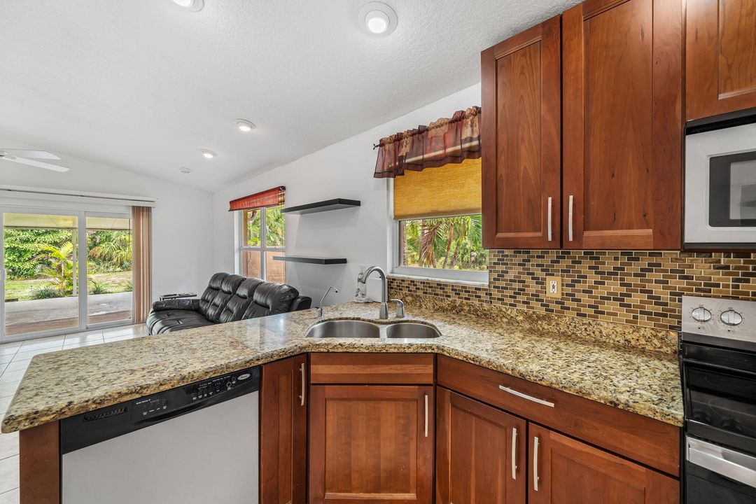 For Sale: $579,000 (3 beds, 2 baths, 1756 Square Feet)