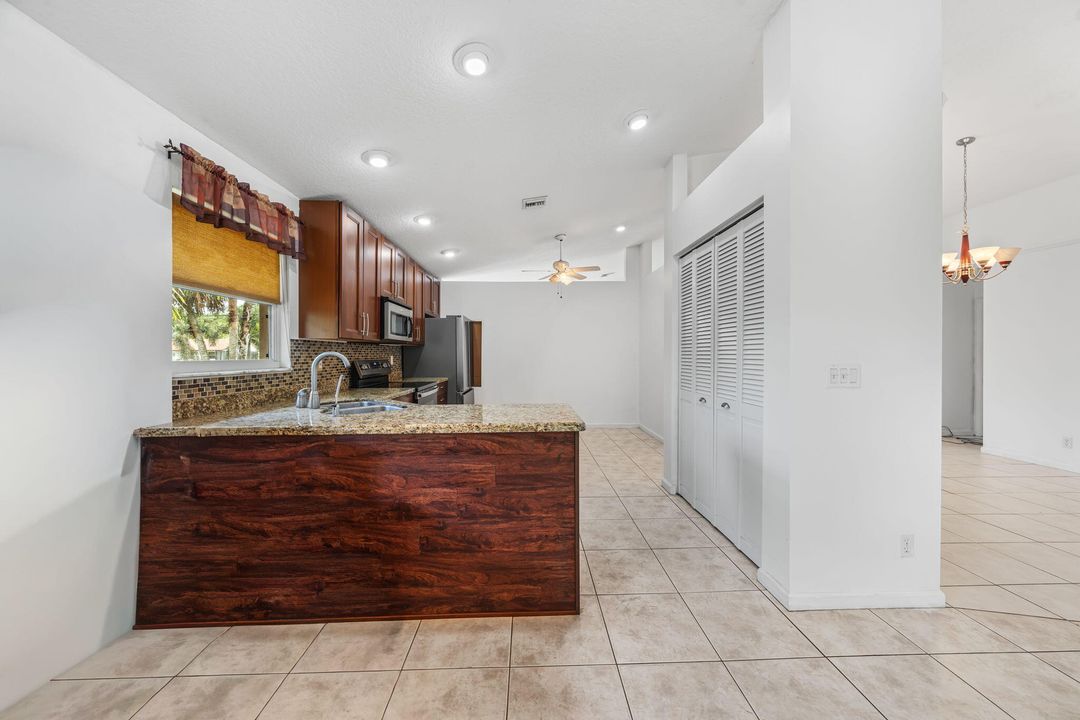 For Sale: $579,000 (3 beds, 2 baths, 1756 Square Feet)