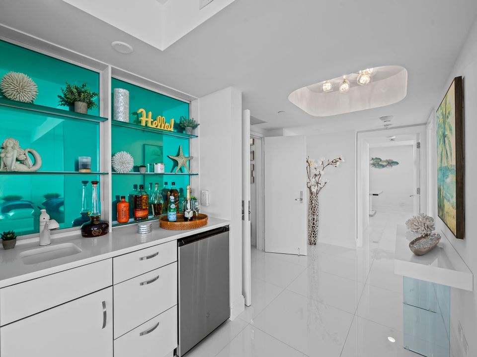 For Sale: $3,795,000 (3 beds, 3 baths, 2659 Square Feet)