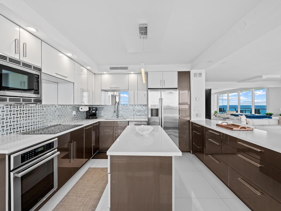 For Sale: $3,795,000 (3 beds, 3 baths, 2659 Square Feet)