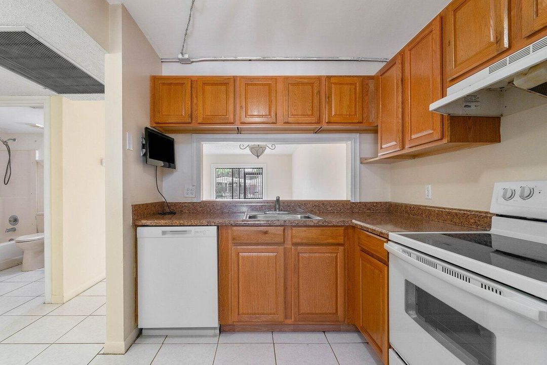 В аренду: $2,000 (2 спален, 2 ванн, 857 Квадратных фут)