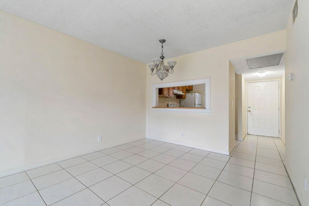 В аренду: $2,000 (2 спален, 2 ванн, 857 Квадратных фут)