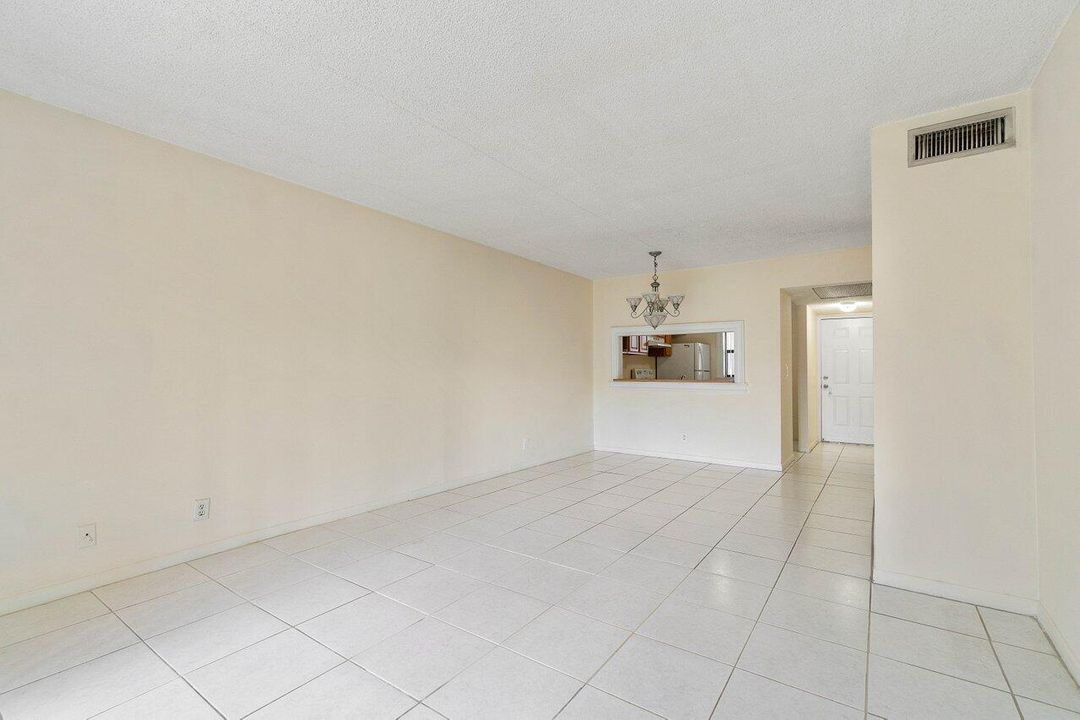 В аренду: $2,000 (2 спален, 2 ванн, 857 Квадратных фут)