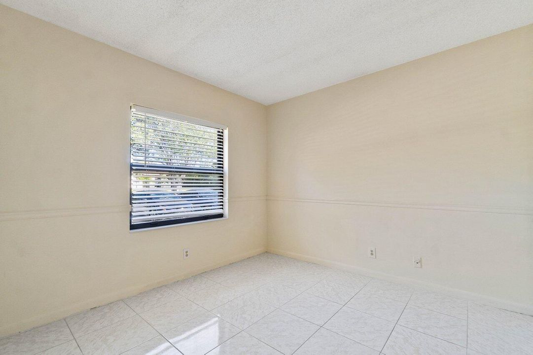 В аренду: $2,000 (2 спален, 2 ванн, 857 Квадратных фут)