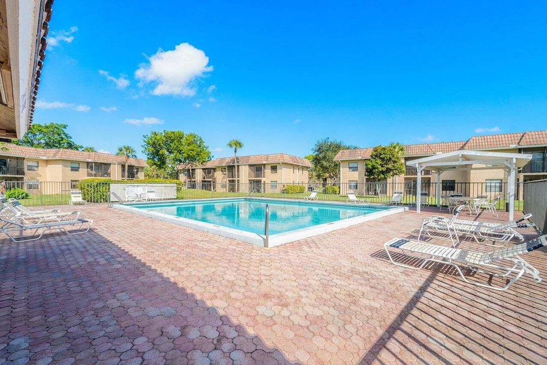 В аренду: $2,000 (2 спален, 2 ванн, 857 Квадратных фут)