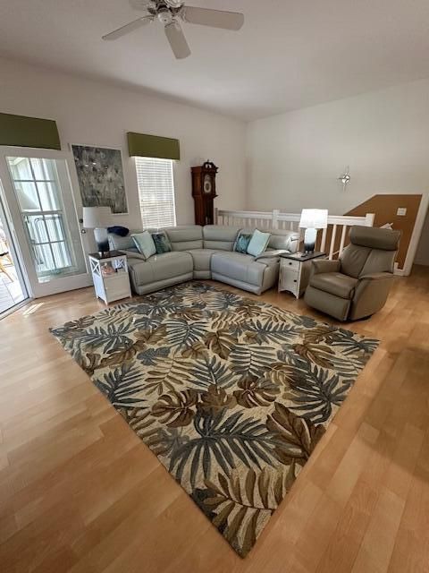 待售: $565,000 (2 贝兹, 2 浴室, 1274 平方英尺)