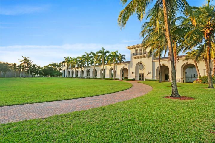 For Rent: $3,800 (5 beds, 3 baths, 3438 Square Feet)