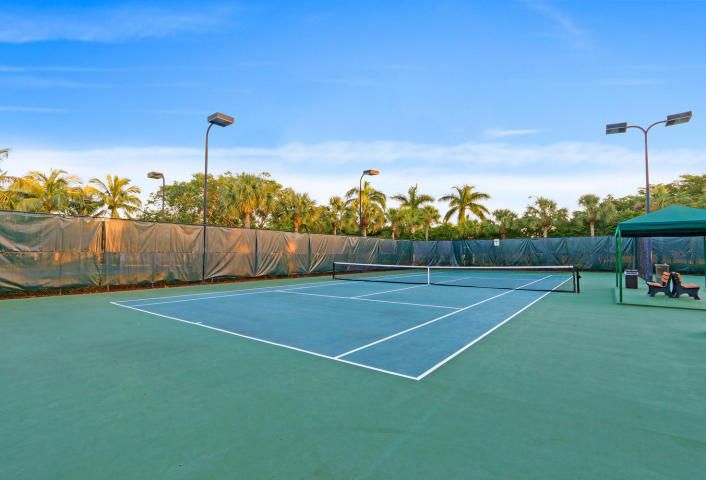 For Rent: $3,800 (5 beds, 3 baths, 3438 Square Feet)