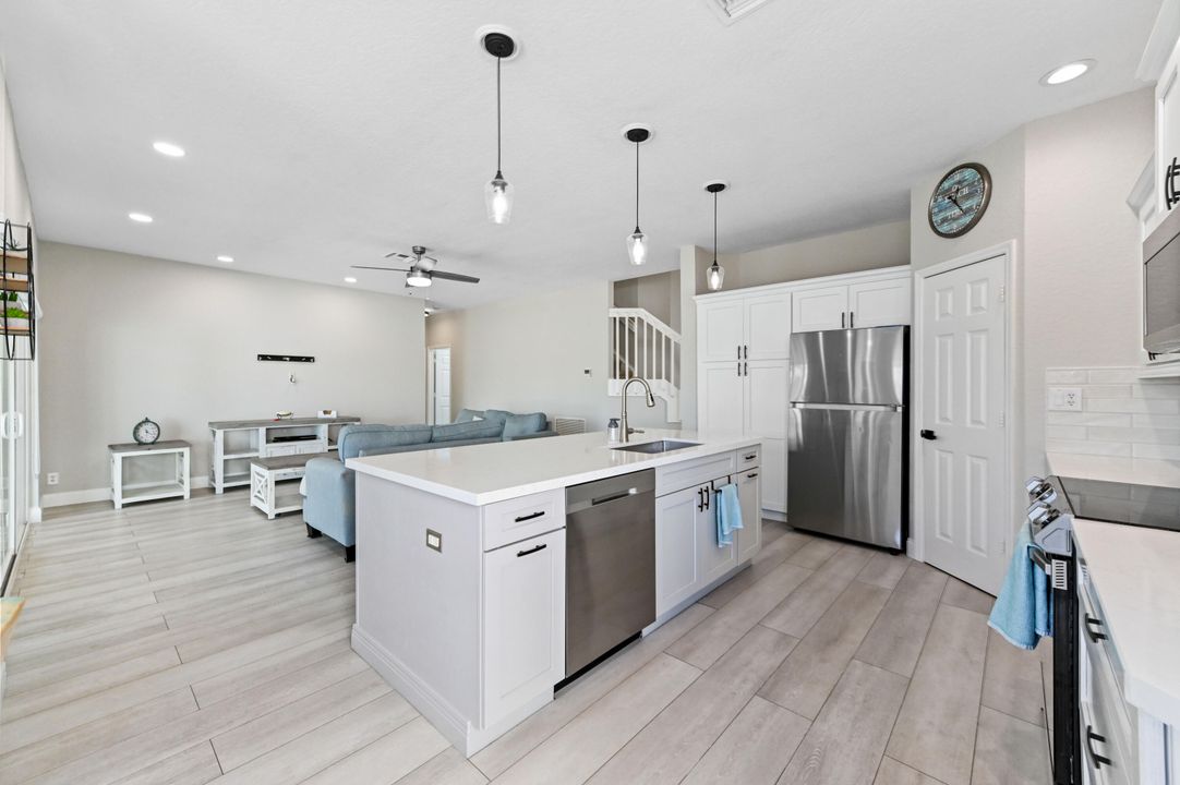 For Sale: $725,000 (4 beds, 3 baths, 2376 Square Feet)