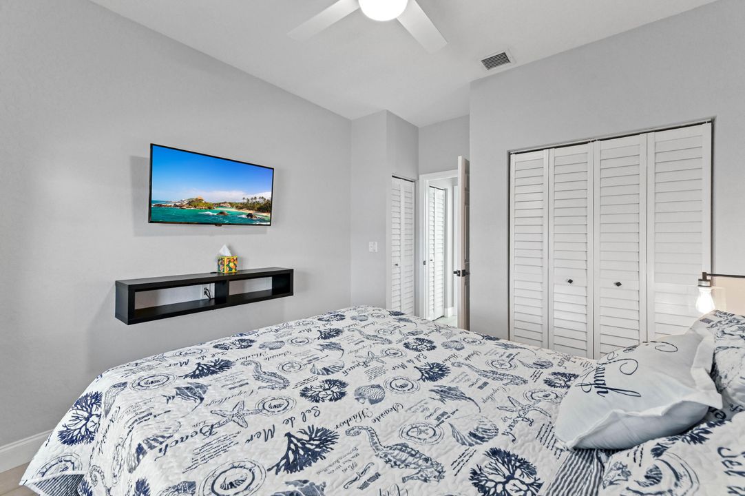 For Sale: $725,000 (4 beds, 3 baths, 2376 Square Feet)