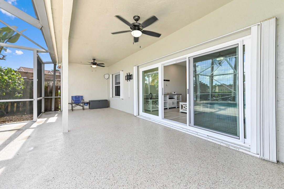 For Sale: $725,000 (4 beds, 3 baths, 2376 Square Feet)