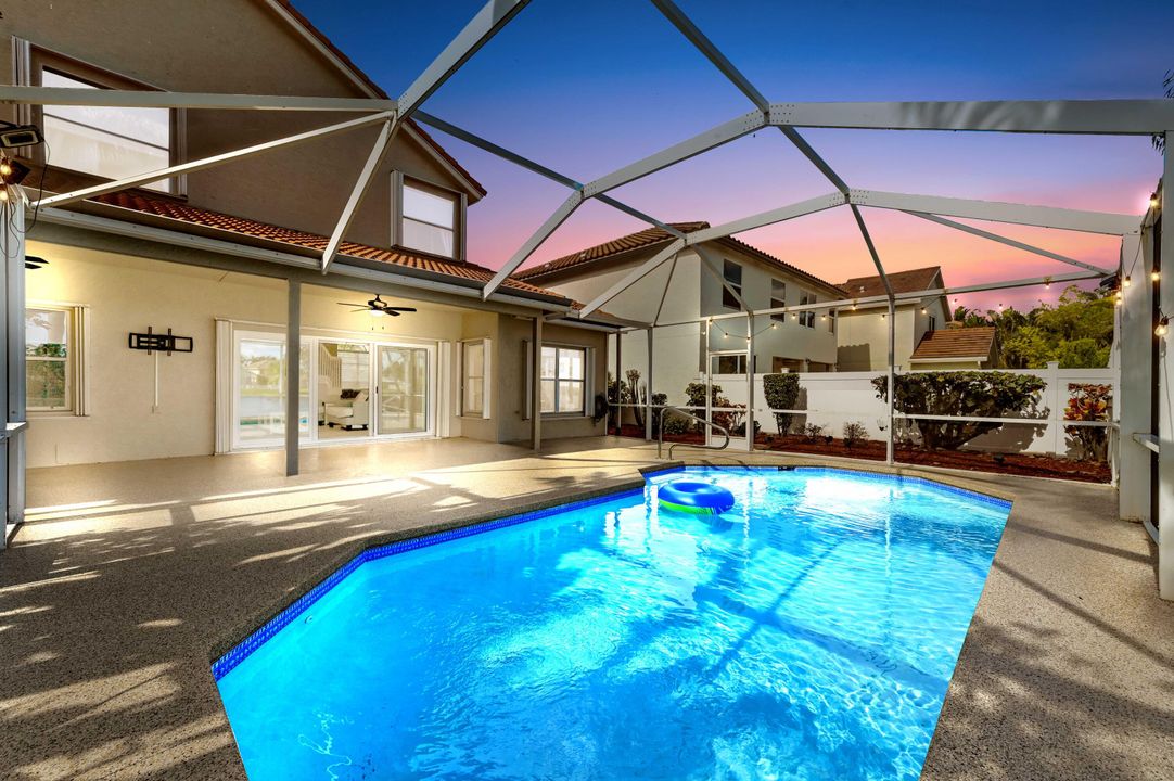 For Sale: $725,000 (4 beds, 3 baths, 2376 Square Feet)