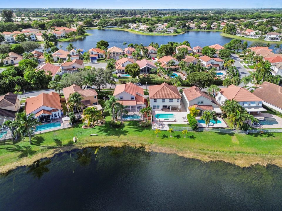 For Sale: $725,000 (4 beds, 3 baths, 2376 Square Feet)