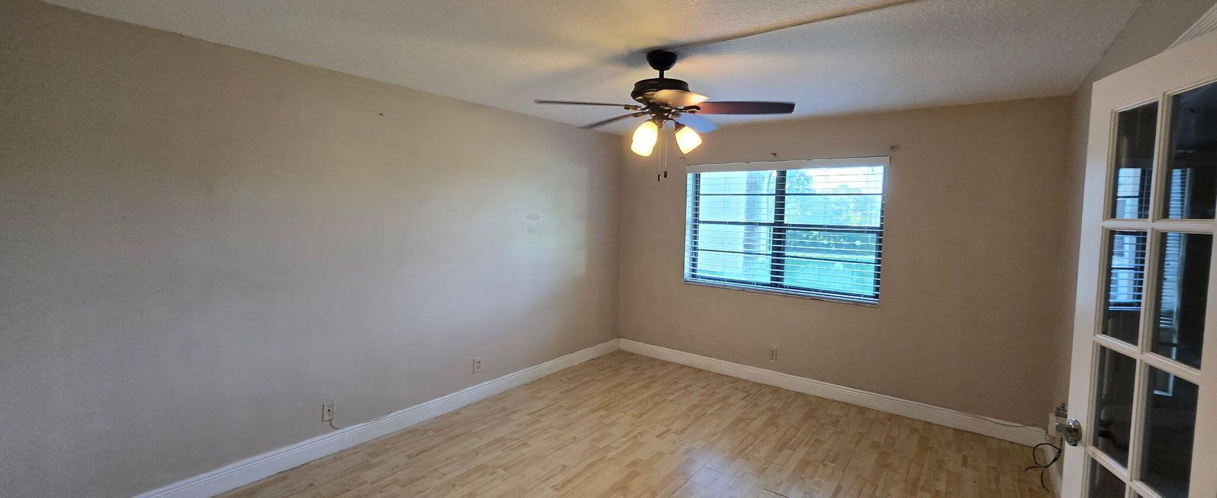 For Rent: $2,000 (2 beds, 2 baths, 900 Square Feet)