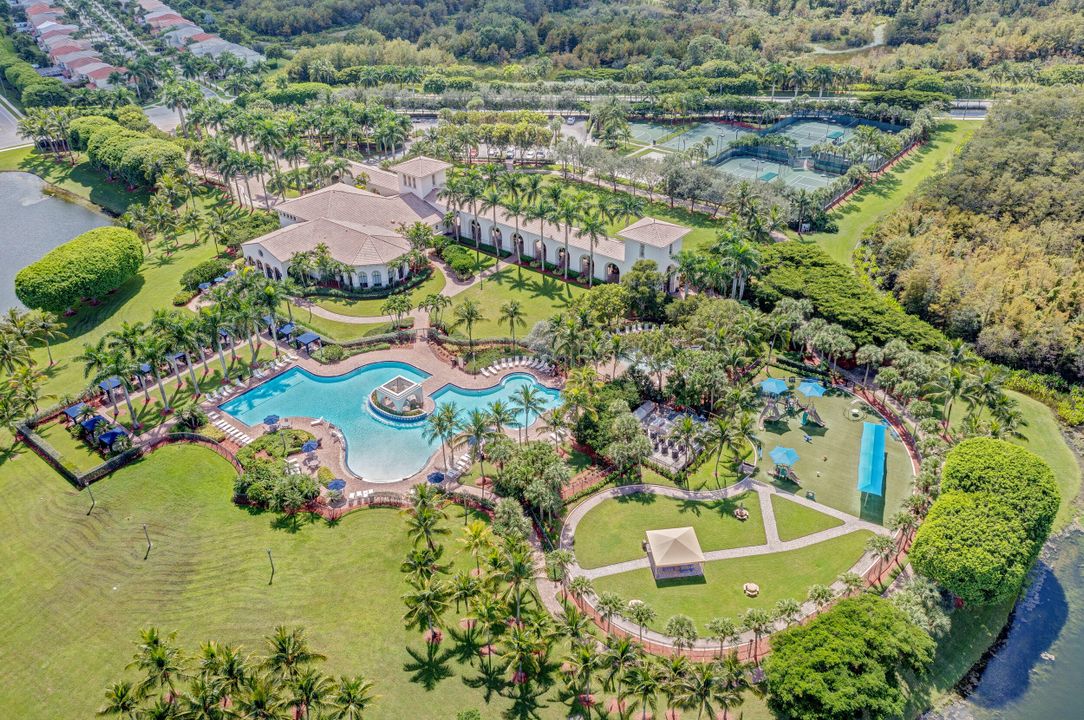 出租: $8,600 (5 贝兹, 7 浴室, 5537 平方英尺)