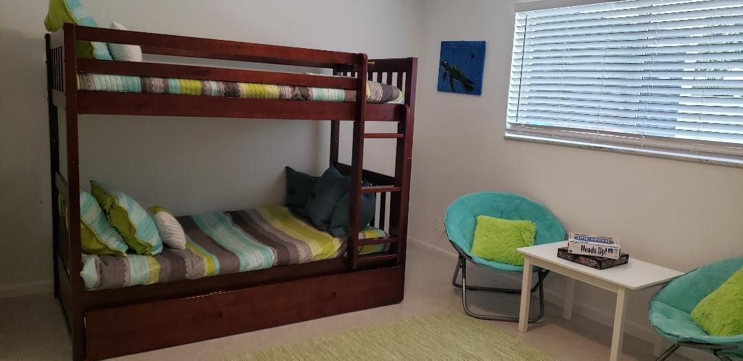 For Rent: $5,500 (3 beds, 2 baths, 1752 Square Feet)