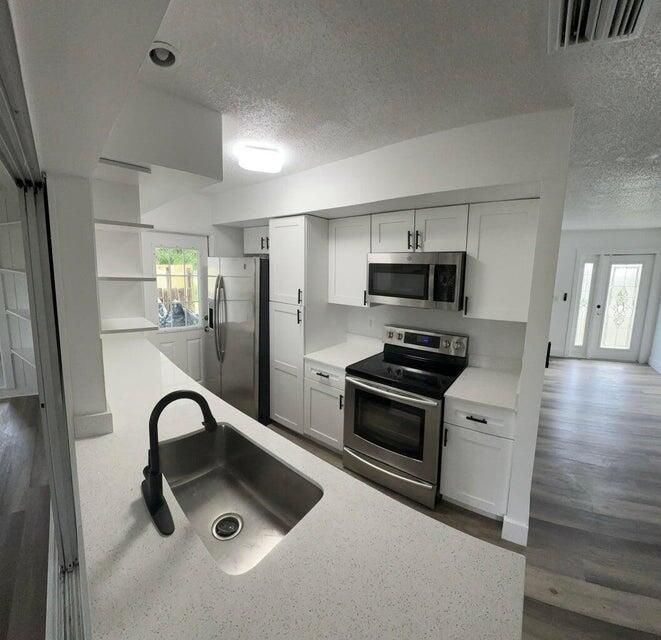 En Renta: $2,400 (2 camas, 2 baños, 1307 Pies cuadrados)