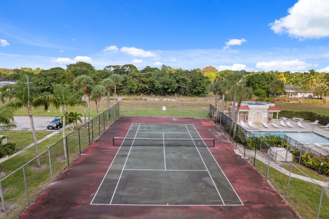 En Venta: $325,000 (3 camas, 3 baños, 1326 Pies cuadrados)