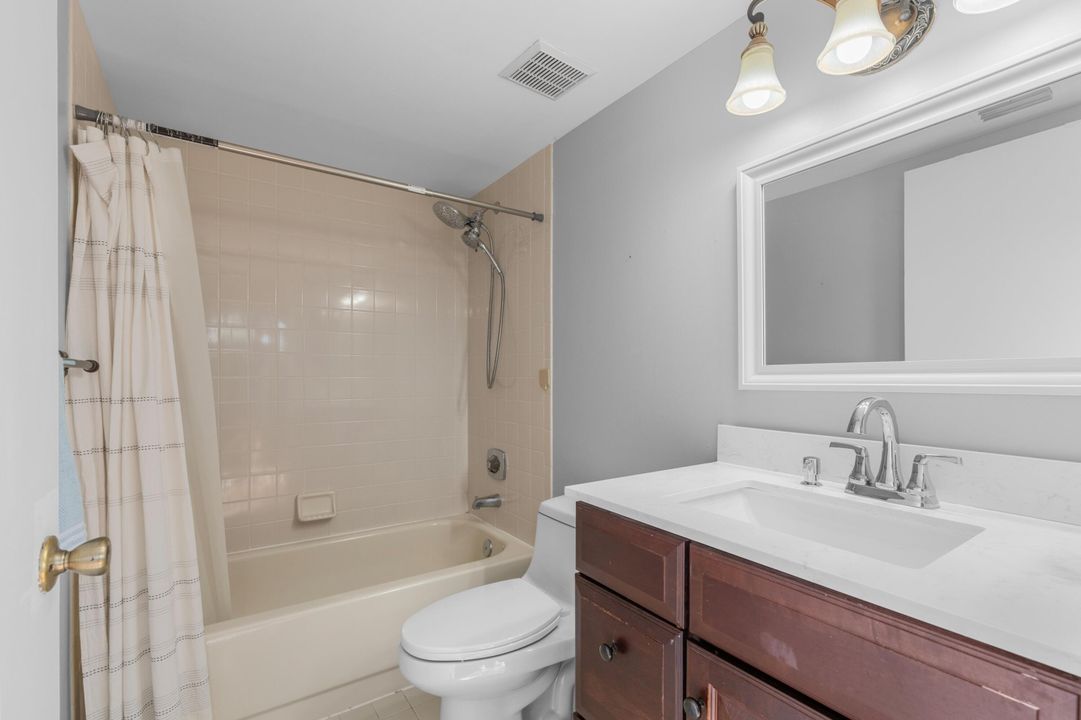 En Venta: $325,000 (3 camas, 3 baños, 1326 Pies cuadrados)